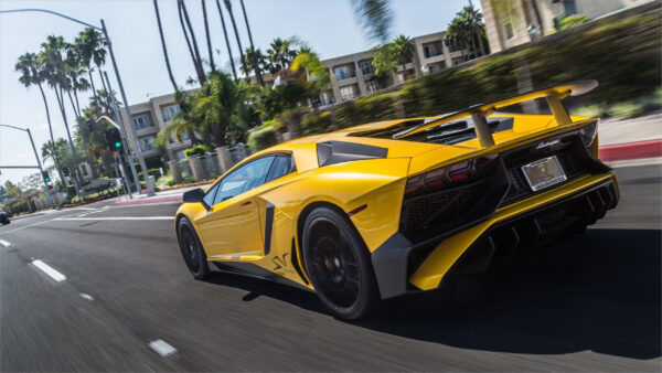hình ảnh Lamborghini vàng cực đẹp