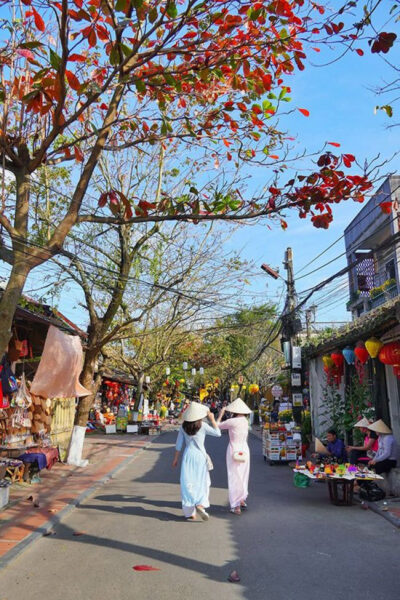 Hình ảnh Hội An mang nét đẹp kiến trúc cổ kính, lãng mạn, nên thơ