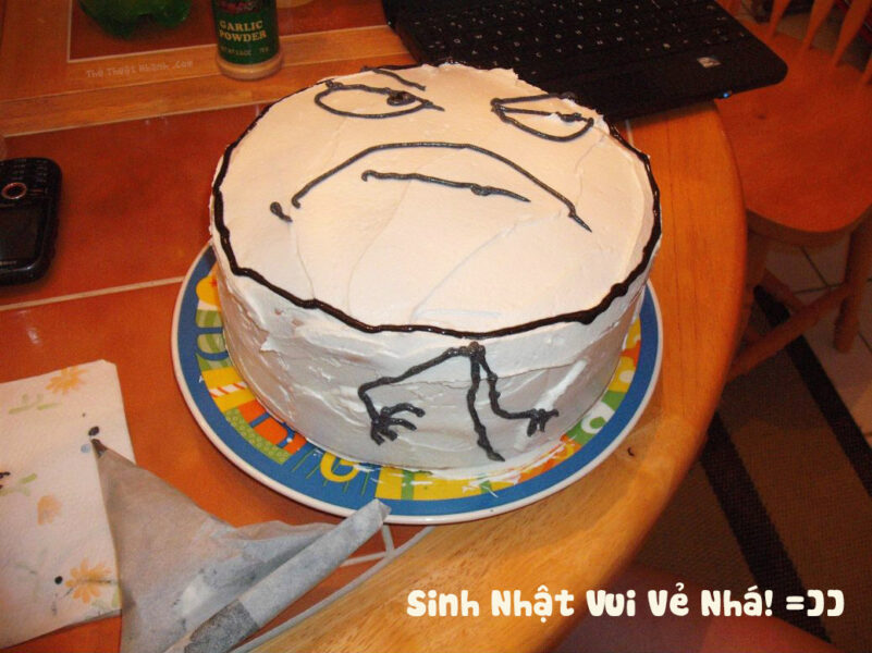 Hình ảnh bánh sinh nhật troll bựa, độc lạ, lầy lội, buồn cười