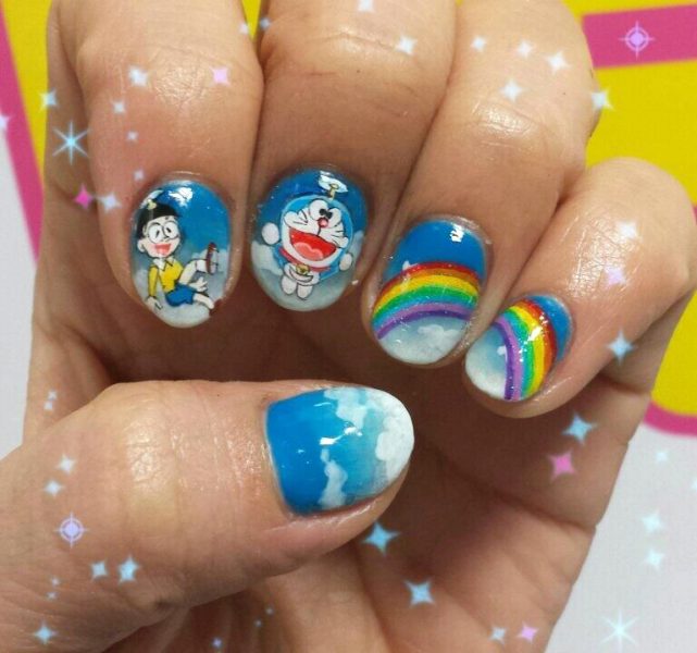 Mẫu nail Doraemon cầu vồng