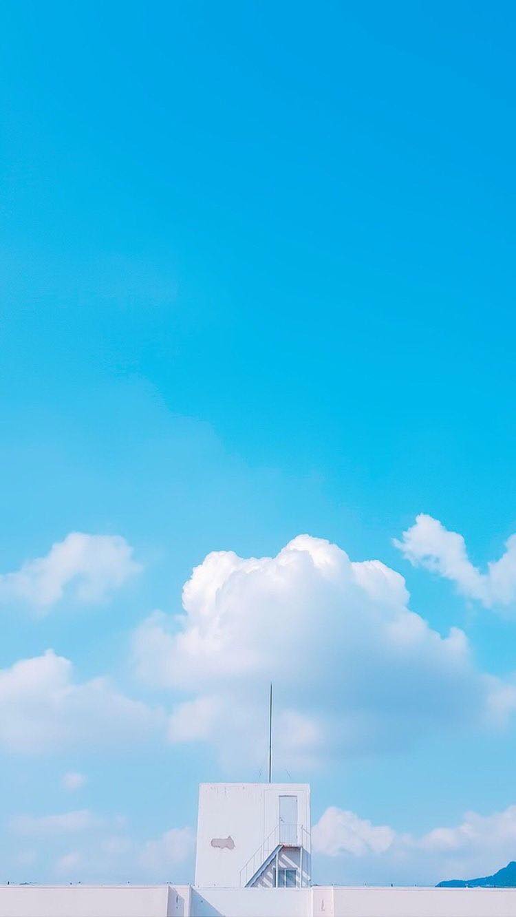 Hình nền bầu trời xanh tuyệt đẹp cho điện thoại Trường THPT Ngô Thì Nhậm